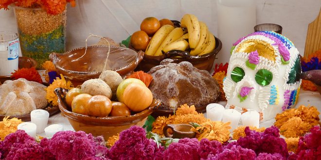 Alimentos que no pueden faltar en el altar de Día de Muertos