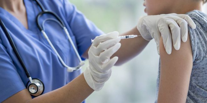 Abren registro para vacunación de jóvenes de 15 a 17 años