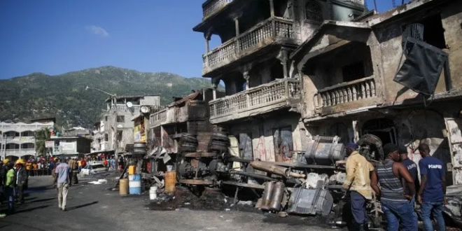 Explosión de camión de gasolina deja 60 muertos en Haití