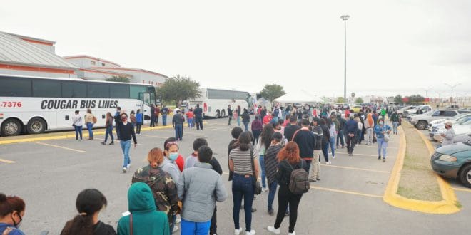 ADELANTAN VACUNACIÓN PARA MENORES EN MEGA JORNADA CONTRA EL COVID-19 ADELANTAN VACUNACIÓN PARA MENORES EN MEGA JORNADA CONTRA EL COVID-19