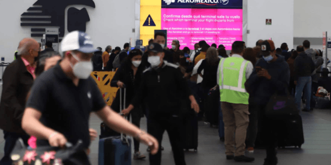 Cancelan 203 vuelos de líneas mexicanas en cuatro días por contagios Cancelan 203 vuelos de líneas mexicanas en cuatro días por contagios