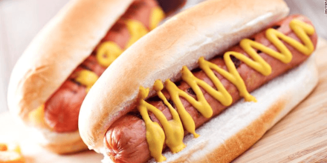 Golpean a hombre en Texas por vender hot dogs a 6 dólares Golpean a hombre en Texas por vender hot dogs a 6 dólares