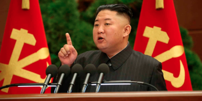 Corea del Norte ordena confinamiento por primer brote de COVID; mientras tanto hace prueba de misil