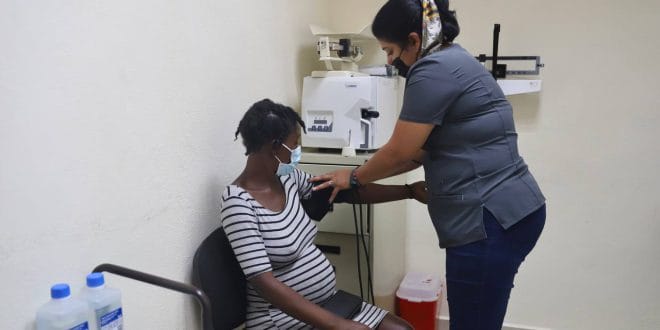 BRINDA NUEVO LAREDO APOYO HUMANITARIO A MIGRANTES BRINDA NUEVO LAREDO APOYO HUMANITARIO A MIGRANTES
