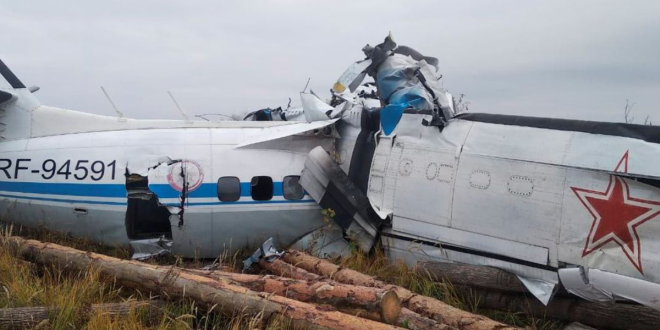 Al menos 16 muertos al estrellarse avión en Rusia