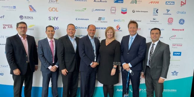APUESTA AMERICAN AIRLINES POR AMÉRICA LATINA Y EL CARIBE APUESTA AMERICAN AIRLINES POR AMÉRICA LATINA Y EL CARIBE