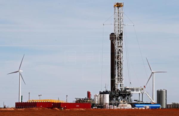 El petróleo de Texas sube un 0,01 % y cierra en 80,88 dólares el barril
