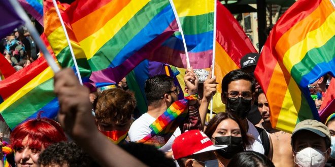Promulga presidente de Chile ley de matrimonio igualitario