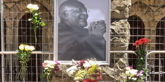 Muere Desmond Tutu, Premio Nobel de la Paz