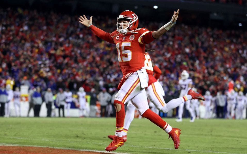 Chiefs eliminan a Bills en tiempo extra