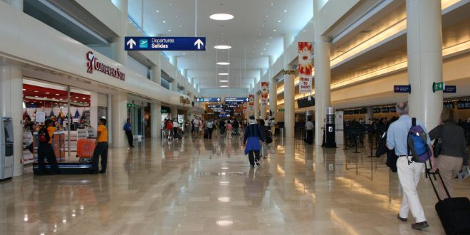 Bajan operaciones en aeropuerto de Cancún