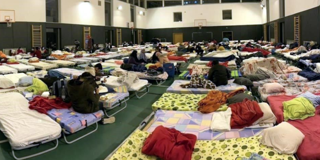 Pernoctan mexicanos en albergue de Rumania previo a vuelo