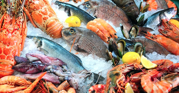 Pescados y mariscos: Cómo seleccionarlos y servirlos de manera segura