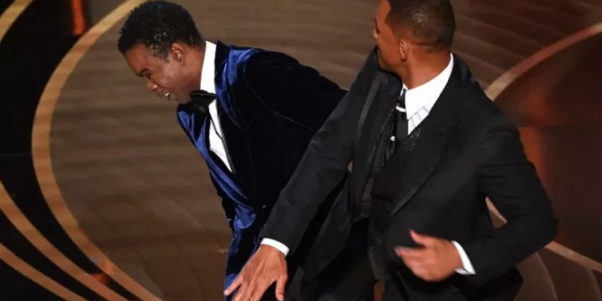 La Academia dice que el actor Will Smith se negó a abandonar la gala de los Oscar tras la bofetada a Chris Rock