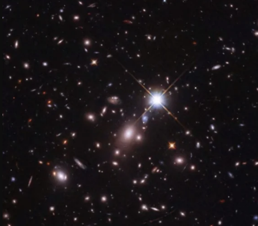 Telescopio Hubble capturó a «Earendel «, la estrella más lejana que se ha observado