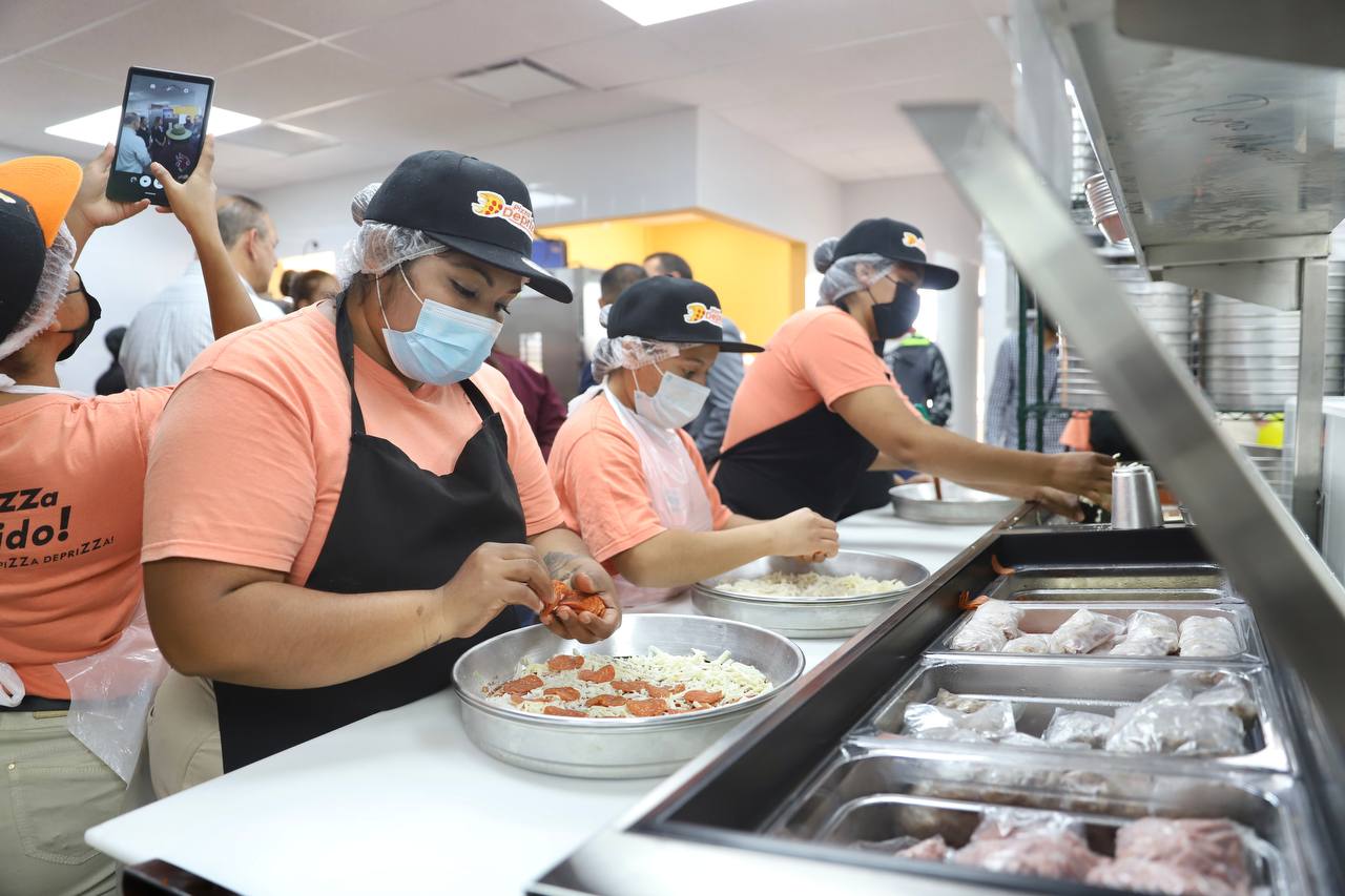 INAUGURAN TERCERA SUCURSAL PIZZA DEPRIZZA