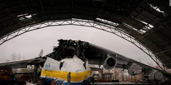 Muestran la destrucción del Antonov AN-225, el avión más grande del mundo, en Ucrania