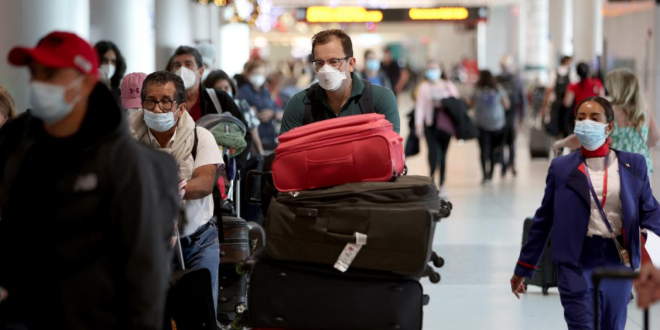 Caos en aeropuertos de EU; cancelan miles de vuelos por tormentas