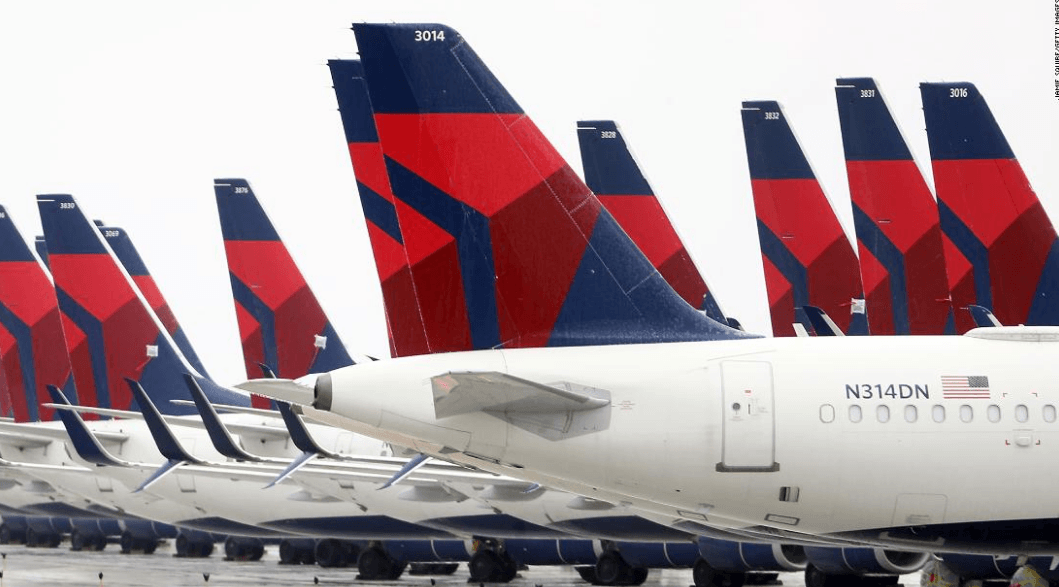 Aerolínea ofreció 10,000 dólares a pasajeros que cedieran su asiento en vuelo sobrevendido