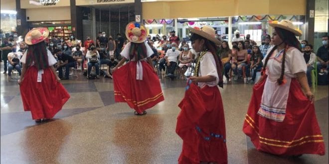 RINDEN FRUTOS TALLERES COMUNITARIOS RINDEN FRUTOS TALLERES COMUNITARIOS