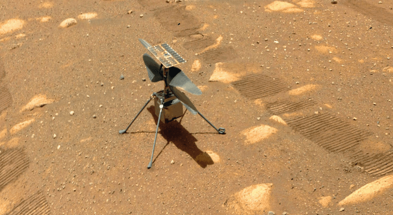 El helicóptero Ingenuity de Marte vuela con un misterioso objeto