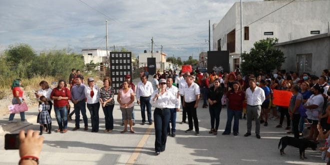 ENTREGA CARMEN LILIA CANTUROSAS ALUMBRADO Y PAVIMENTACIÓN EN EL PROGRESO ENTREGA CARMEN LILIA CANTUROSAS ALUMBRADO Y PAVIMENTACIÓN EN EL PROGRESO