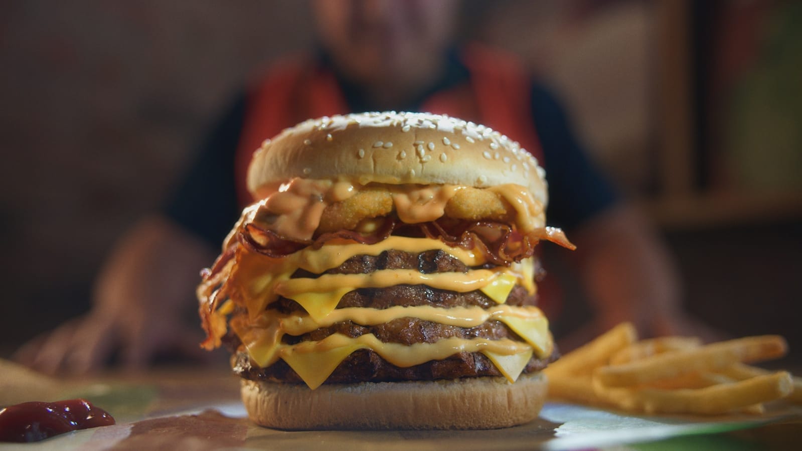 Llega la nueva Stacker Salvaje, la hamburguesa más grande de Burger King