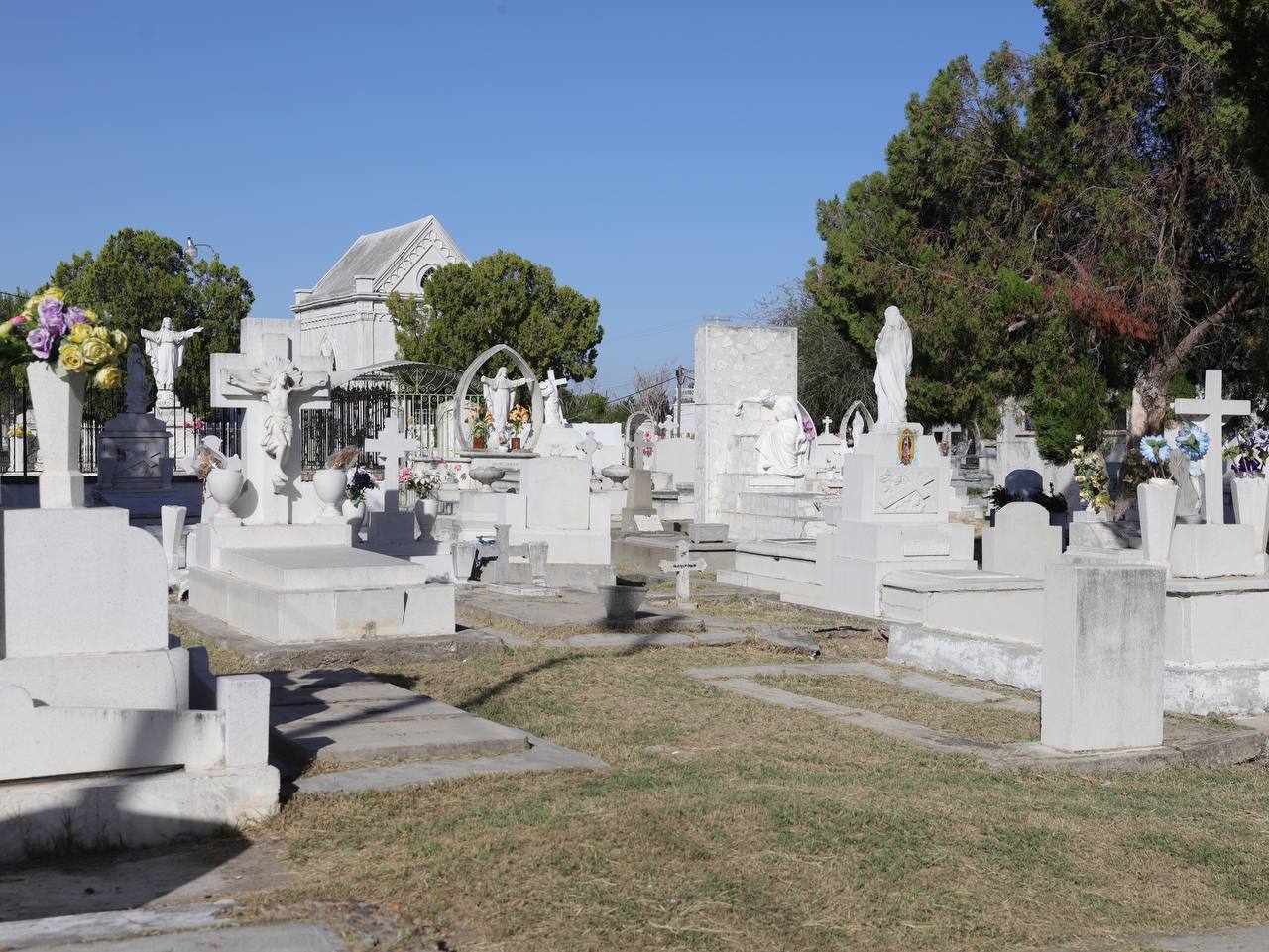 EXPONEN VIRTUALMENTE TUMBAS HISTÓRICAS DEL PANTEÓN MUNICIPAL ANTIGUO