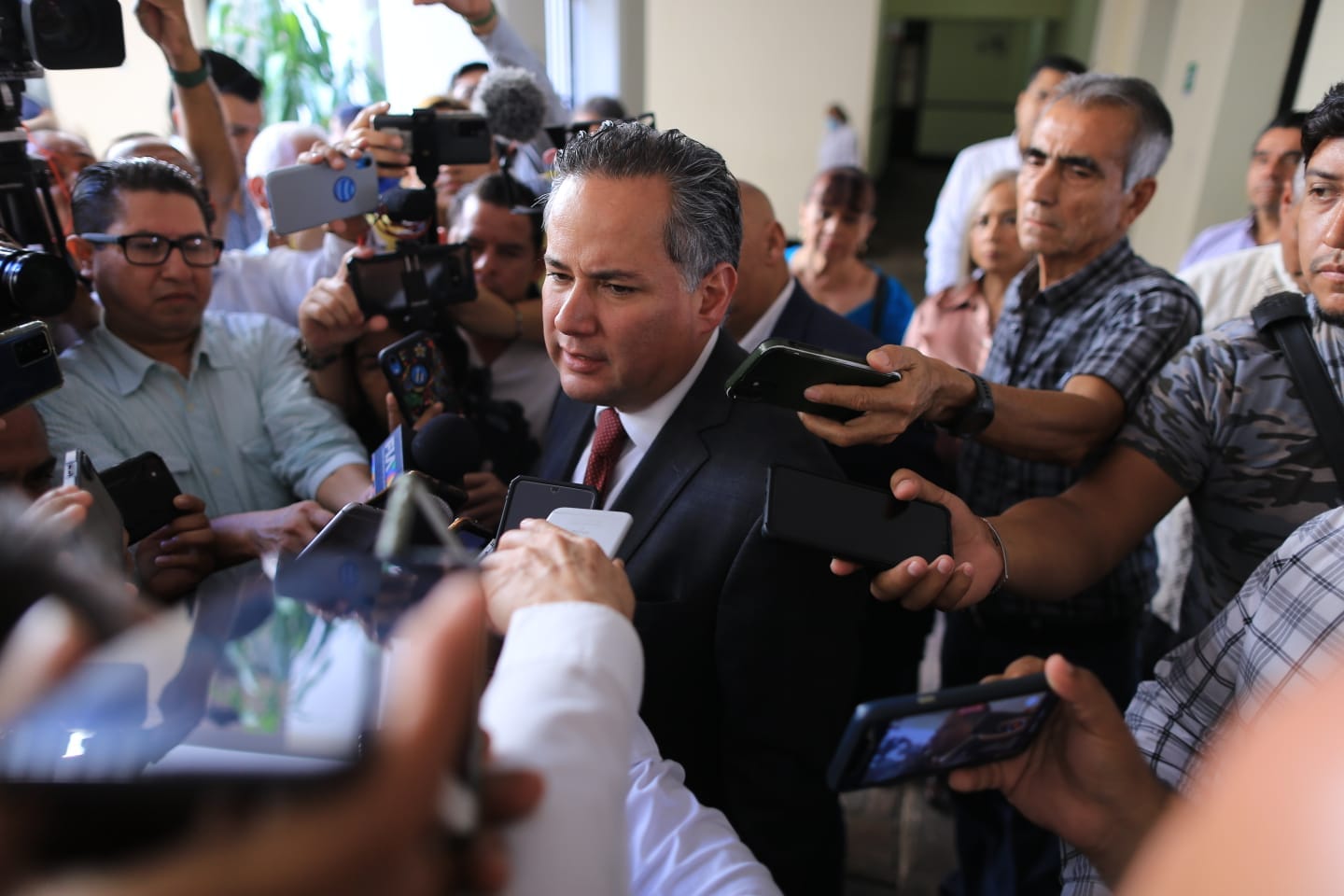 CDV PRÓFUGO DE LA JUSTICIA NO PUEDE COMPETIR POR SENADURÍA, SOSTIENE SANTIAGO NIETO