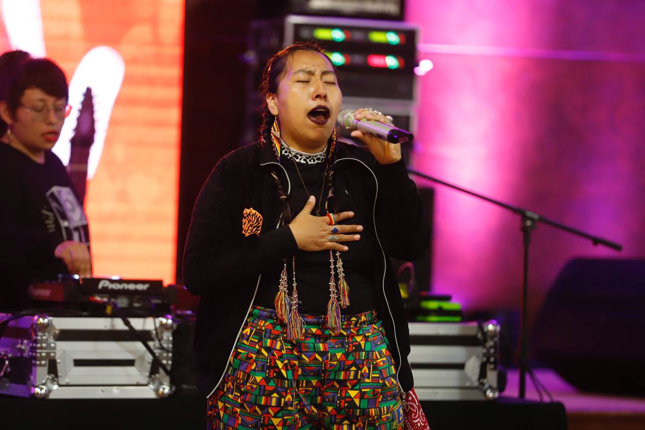 INVITA MARE ADVERTENCIA LIRIKA A NEOLAREDENSES