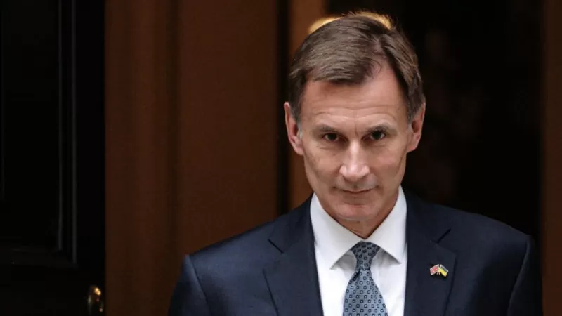 Confirman recesión en Reino Unido: anuncian subida de impuestos y plan financiero