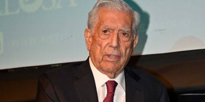 Afinan ingreso de Vargas Llosa a Academia Francesa