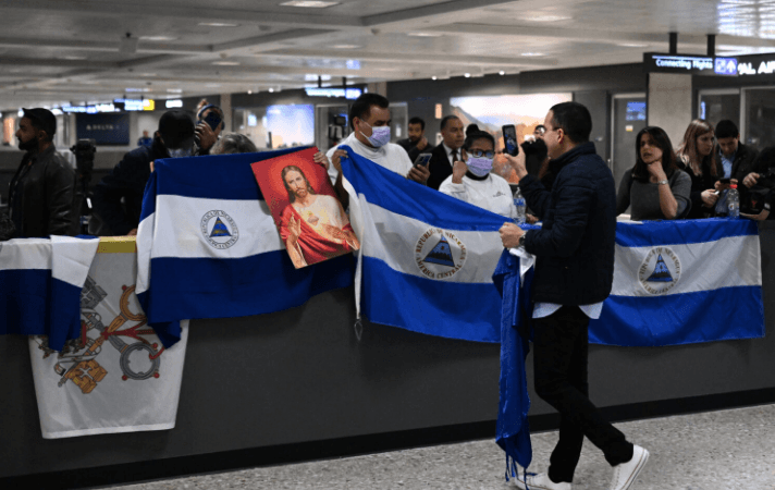 Presos políticos expulsados de Nicaragua llegan a Estados Unidos
