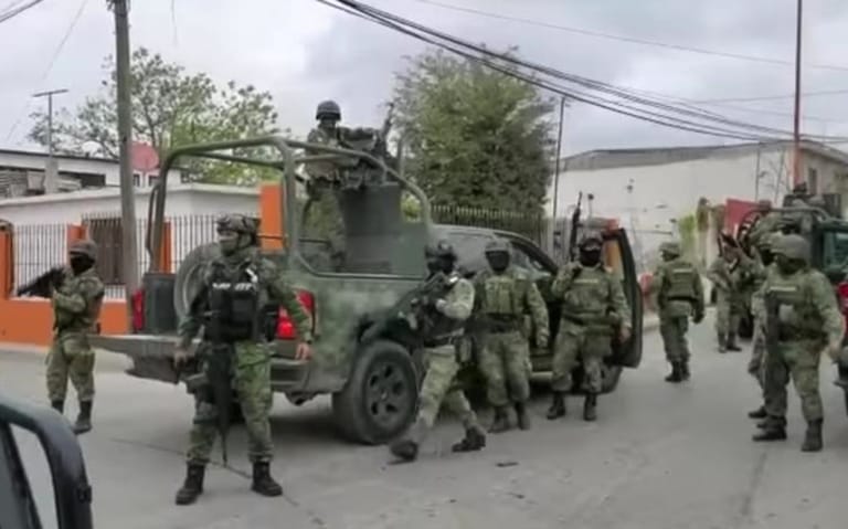 Enfrentan a militares