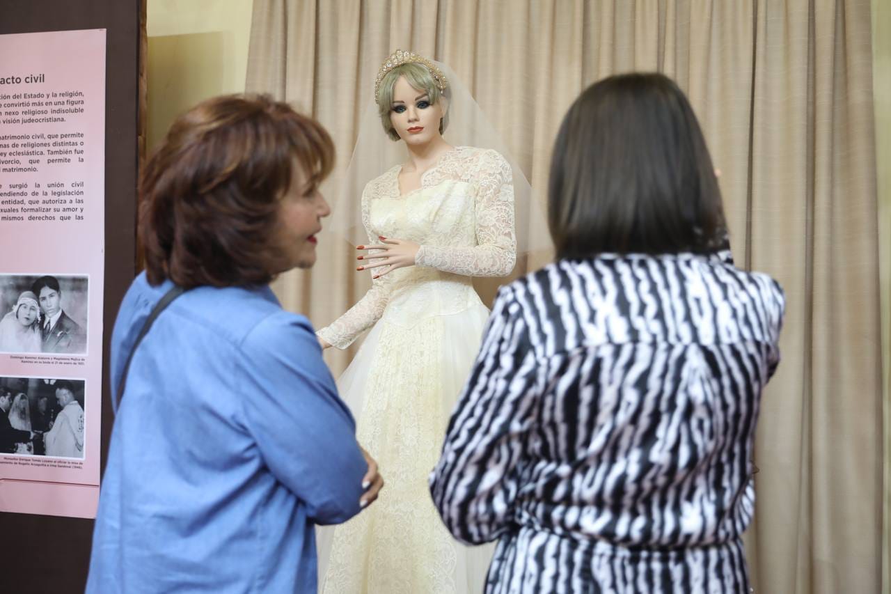 INAUGURAN EXPOSICIÓN DE BODAS ANTIGUAS