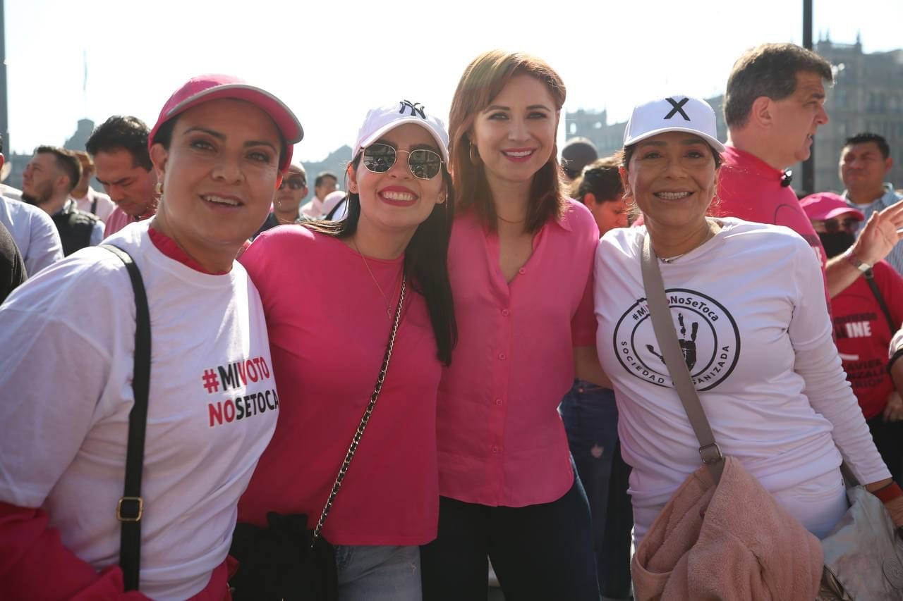 TAMAULIPECOS MARCHAN EN DEFENSA AL VOTO, LA LIBERTAD Y LA DEMOCRACIA