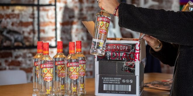 Smirnoff X1 arranca una campaña especial para recordar su clásico serve y conectar con los consumidores