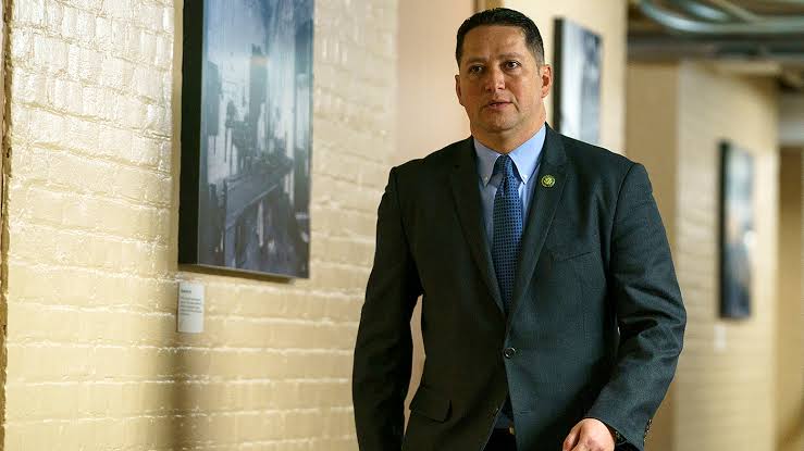 Censuran a legislador hispano en Texas