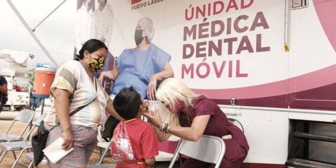 RECONOCEN VECINOS BRIGADA TOCANDO CORAZONES DEL DIF