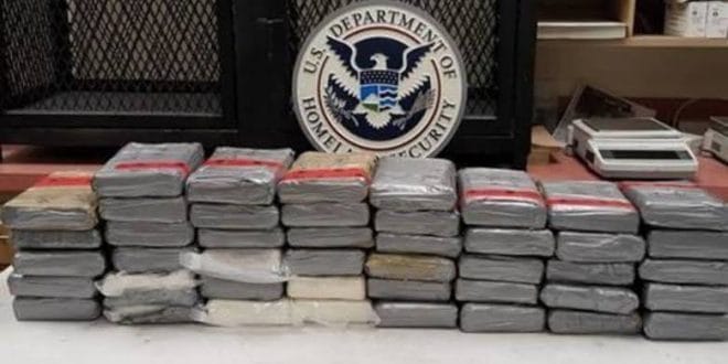 Cae droga en puente internacional Cae droga en puente internacional
