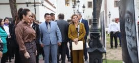 MONTAN EXPOSICIÓN FOTOGRÁFICA “PARTES DE MUJERES COMPLETAS” EN JARDÍN DE PRESIDENCIA MUNICIPAL