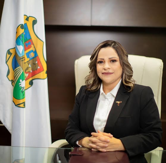 Justifica Secretaria de SEBIEN nepotismo del gobernador Justifica Secretaria de SEBIEN nepotismo del gobernador