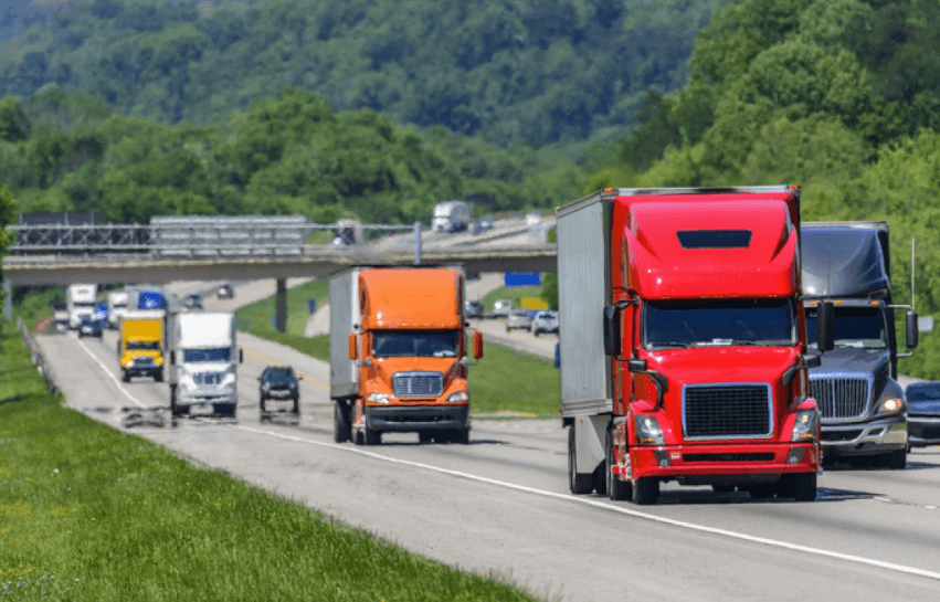 Restringe SICT circulación de transporte de carga en carreteras por Semana Santa