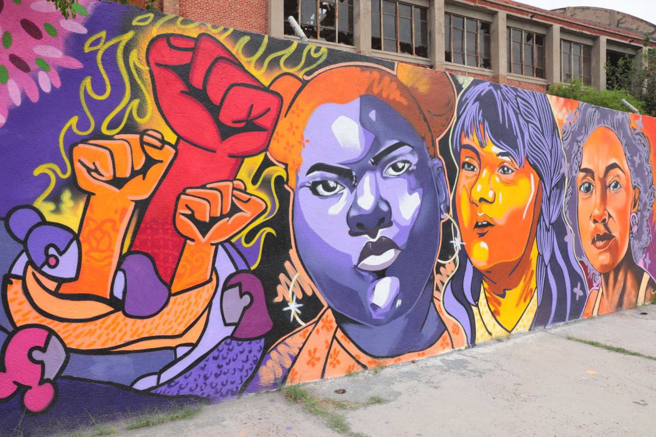 UNE EL ARTE URBANO A MUJERES DE LA CIUDAD