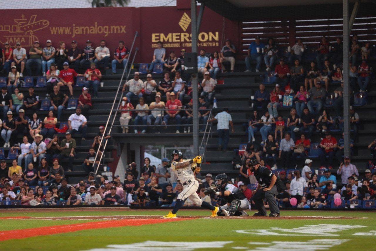 DISFRUTAN NEOLAREDENSES JUEGO INAUGURAL DE TECOS