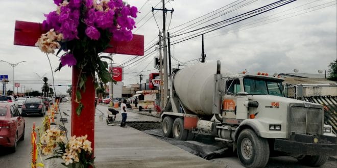 Celebran albañiles día de la Santa Cruz