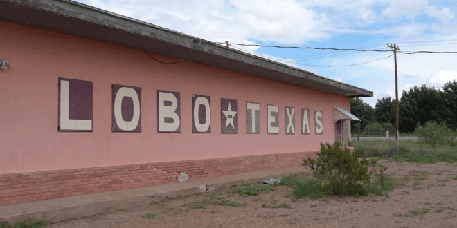 Ponen en venta pueblo fantasma Ponen en venta pueblo fantasma