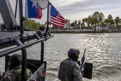 Anuncian plan para desplegar barreras flotantes marinas en el río Grande