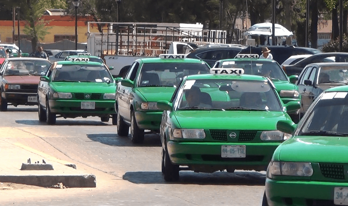 EN S.L.P. TAXISTAS PROTESTAN CONTRA PRUEBAS ANTIDOPING DE LA SCT