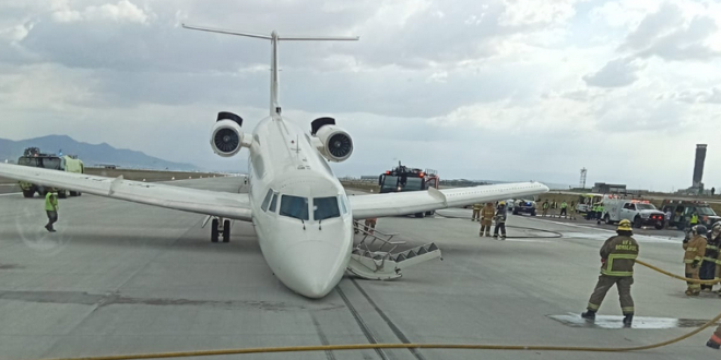 Aterriza de emergencia avión de la FGR en el AIFA